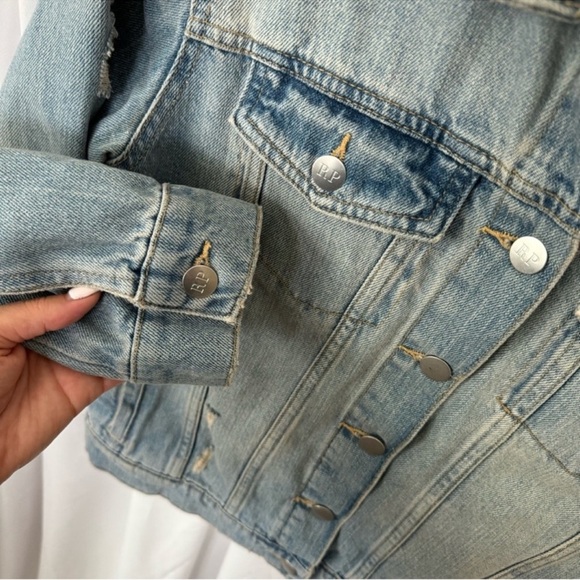 Rachel Parcell Light Wash Distressed Jean Jacket Size XS - Picture 5 of 8